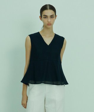 BEIGE， PINE / ペプラムブラウス