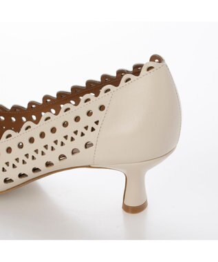 MODE ET JACOMO <MODE ET JACOMO>レーザーカットパンプス アイボリー
