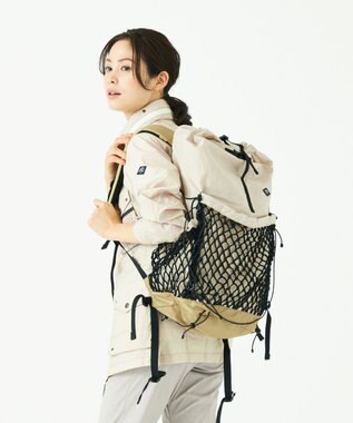 JOSEPH ABBOUD MOUNTAIN リップルサッカー バックパック アイボリー系