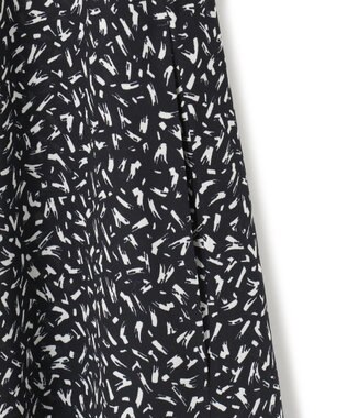 23区 L 【接触冷感/吸水速乾/洗える】ペインティングプリント ワンピース ネイビープリント