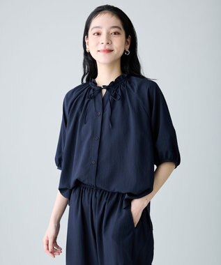 ANY 楽映えフリルネックブラウス（セットアップ着用可） ネイビー