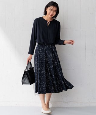 23区 S 【洗える】バックサテンアムンゼン ブザムディテール ブラウス ネイビー系