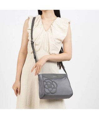 CLATHAS メイティ ショルダーバッグ グレー