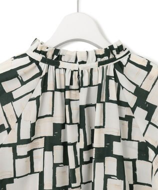 23区 L 【洗える】ARGENTI コラージュプリント ブラウス ブラック系
