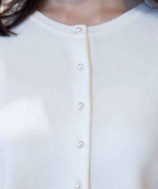Tiaclasse 【洗える】パールボタンニットカーデ オフホワイト