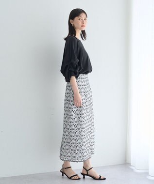 YECCA VECCA フラワーレースロングナロースカート Off White