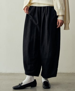  〈軽やかな尾州産リネンウール〉裾タックワイドパンツ  ロングシーズン 秋冬春 ウエストゴム有り ゆったりシルエット セットアップ可能  裏地有り