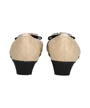 Bridget Birkin ＜3E＞【Bridget Birkin Walk】キルティングビジューリボンウォーキングパンプス ベージュ