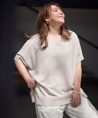 UNFILO L 【野呂佳代さん着用】スゴ機能美ニット Vネック ワイドプルオーバー グレージュ