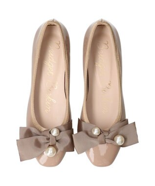 Bridget Birkin 【Bridget Birkin】ビッグパールリボンフラットシューズ ベージュエナメル