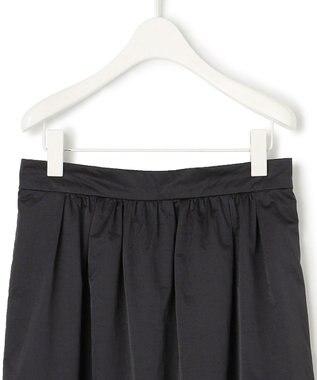 ICB L メタリックナイロンサテン コクーンスカート ブラック系