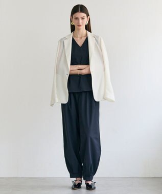 BEIGE， YANN / Vネックタックブラウス Black