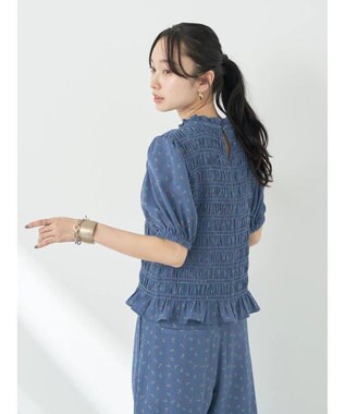 earth music&ecology 花柄パフスリシャーリングブラウス Navy