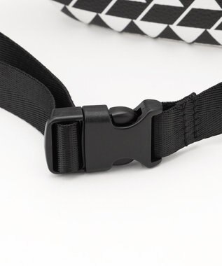 23区GOLF 【UNISEX】フラッグ総柄ボディバッグ　ラウンドにもタウンユースにも使える！ ブラック系5