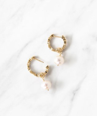 WEB限定】DAISY PETAL HOOP PIERCED EARRINGS K10ゴールド 淡水パール