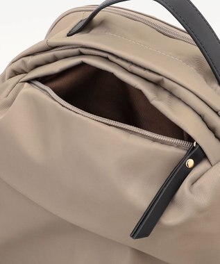 LA BAGAGERIE 【maison vert】 【撥水・多収納】撥水ナイロン多収納バックパック グレージュ