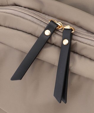 LA BAGAGERIE 【maison vert】 【撥水・多収納】撥水ナイロン多収納バックパック グレージュ
