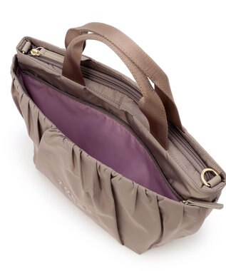 TOCCA TWISTY FORM BAG トートバッグ【WEB＆一部店舗限定】 ベージュ系