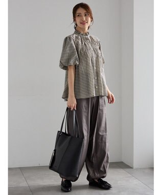 Te chichi スタンドフリル5分袖シャーリングブラウス ベージュ