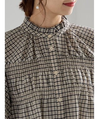 Te chichi スタンドフリル5分袖シャーリングブラウス ベージュ