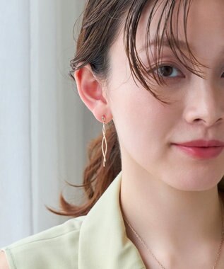 Phoebe 【痛くないシリーズ/金属アレルギー対応】スウィングクリスタルループフィットイヤリング　シャンパンゴールド シャンパンゴールド