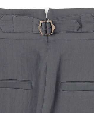 uncrave ドレープツイル ワイドパンツ ブルーグレー（佐藤晴美さん着用）