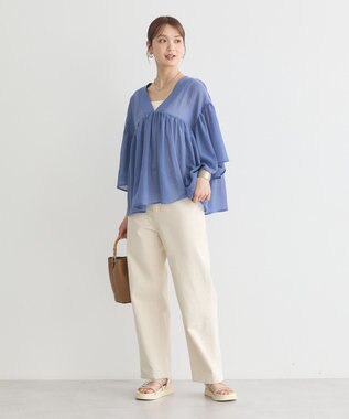 earth music&ecology Ｖネックギャザーブラウス Blue