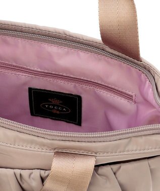 TOCCA TWISTY FORM BAG トートバッグ【WEB＆一部店舗限定】 ベージュ系