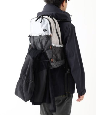 JOSEPH ABBOUD MOUNTAIN 【軽量/ECO撥水】ライトリップストップバックパック　21L ホワイト系