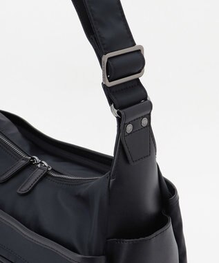 Y'SACCS 【ナイロンタフタ×リサイクルレザー】デイリーショルダー　Mサイズ ブラック