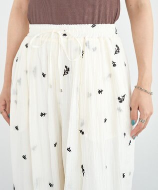 Green Parks 花柄刺繍ワイドパンツ Ivory