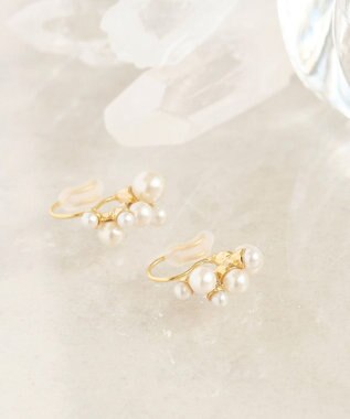 Phoebe 〈オンワード限定セット〉クラスパールライトフィットイヤリング×クラシカルパール2連ネックレス ホワイト