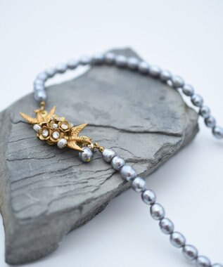 monshiro 【ガラスパール/スワロフスキー】ハナビワトトリショート ネックレス シルバーグレー