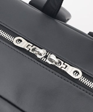 Y'SACCS 小西真奈美×Y'SACCS コンビスクエアリュックサック ブラック