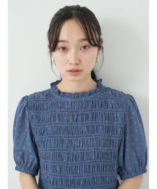 earth music&ecology 花柄パフスリシャーリングブラウス Navy