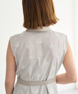 YECCA VECCA ストライプ柄フラワー刺繍ワンピース Beige