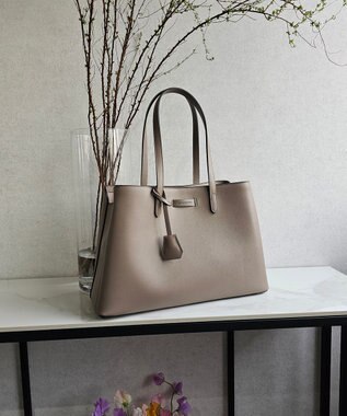 style code 【MERCURYDUO/マーキュリーデュオ】通勤、通学、リクルート両アオリポケットA4トートバッグ　キーチャーム付 オーク