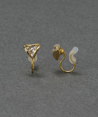 Phoebe 〈金属アレルギー対応/痛くないシリーズ〉モダントライアングルライトフィットイヤリング　ゴールド/ニッケルフリー ゴールド