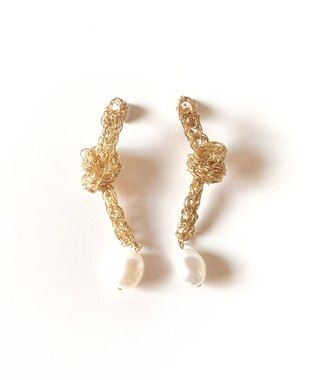 CASUMINO yui black ピアス gold