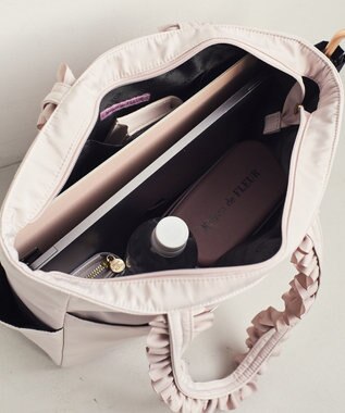 Maison de FLEUR 撥水加工フリルハンドルトートバッグ Grayish Pink