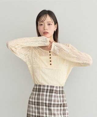 earth music&ecology フロントボタンレースプルオーバー Ivory