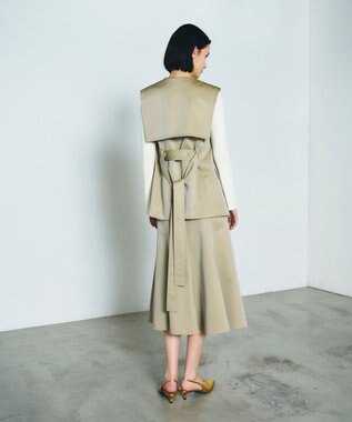 GRACE CONTINENTAL セーラーカラーサテンベスト ベージュ