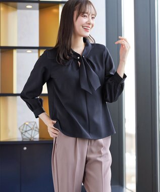 Tiaclasse L 取り外しパール付きボウタイブラウス ネイビー