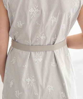 YECCA VECCA ストライプ柄フラワー刺繍ワンピース Beige