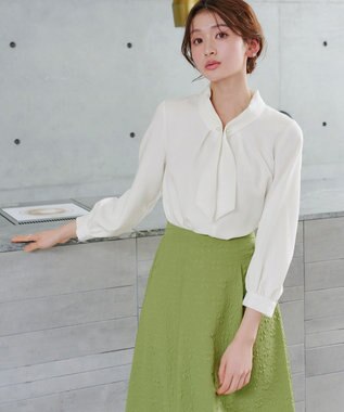 Tiaclasse L 取り外しパール付きボウタイブラウス オフホワイト