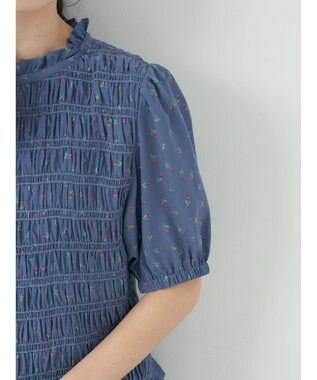 earth music&ecology 花柄パフスリシャーリングブラウス Navy