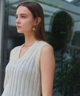 BEIGE， OPTICAL /  ペーパーヤーン Vネックリブニット Ecru