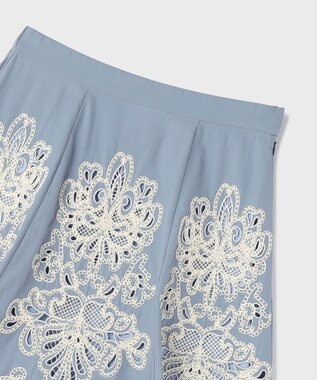 GRACE CONTINENTAL 刺繍スカラップスカート【限定カラー】 ブルー