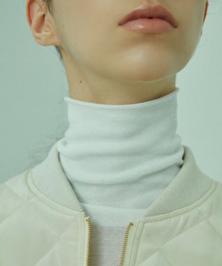 BEIGE， SORE / ハイネックカットソー White