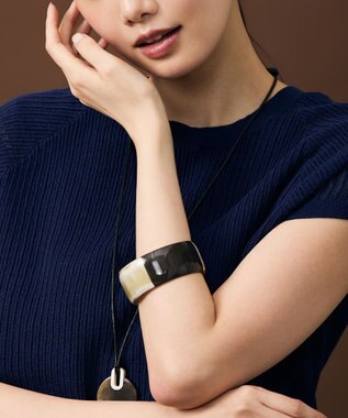 自由区 ウォーターバッファロー バングル